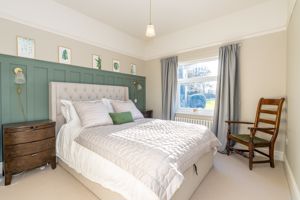 Bed- click for photo gallery